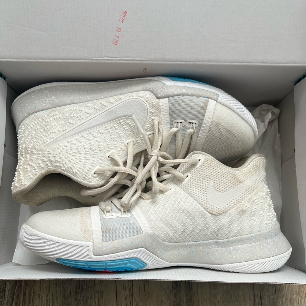 Kyrie 3 (GS) Basketball | Shoes | Sneakers | Nike